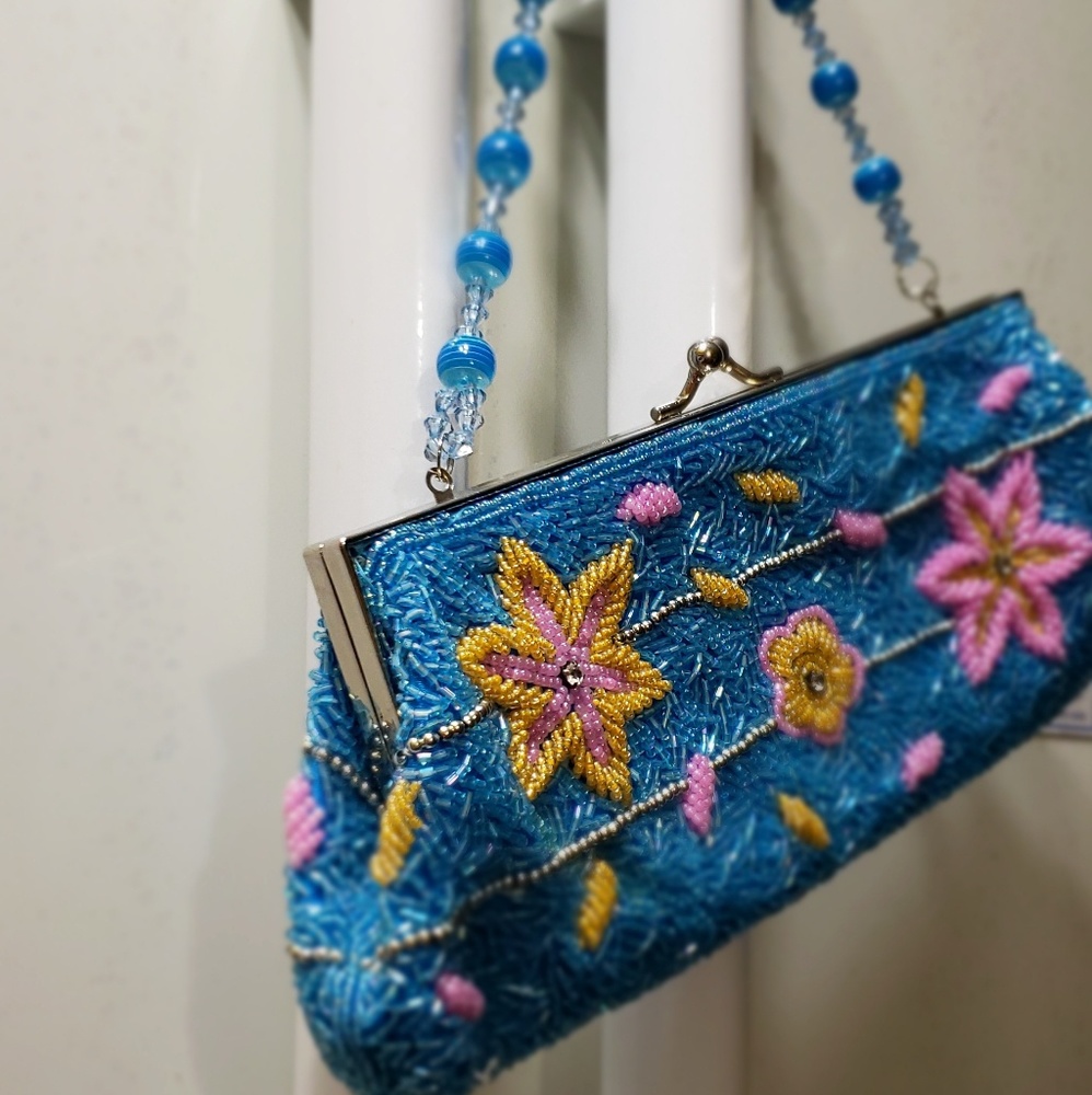 RARE Fun Beaded hangbag